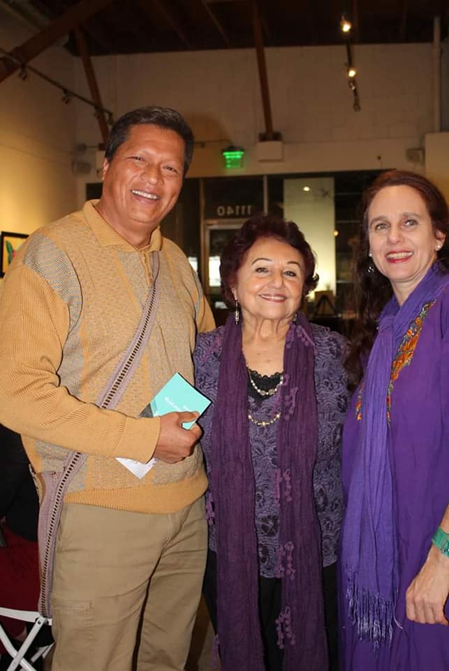 Artista boliviano Ramón Rodríguez, Cristina Acha y Alejandra Engelberg